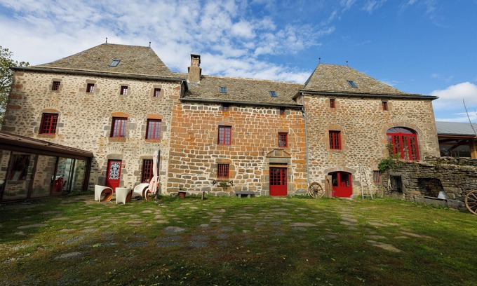 Oradour Apartment | Manoir de la Chaumette, a building steeped in history in the heart of Cantal