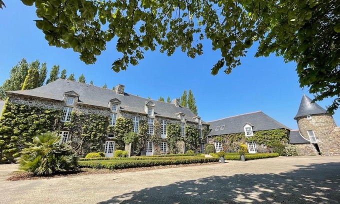 Mont-Dol House | Manoir de la Bégaudière