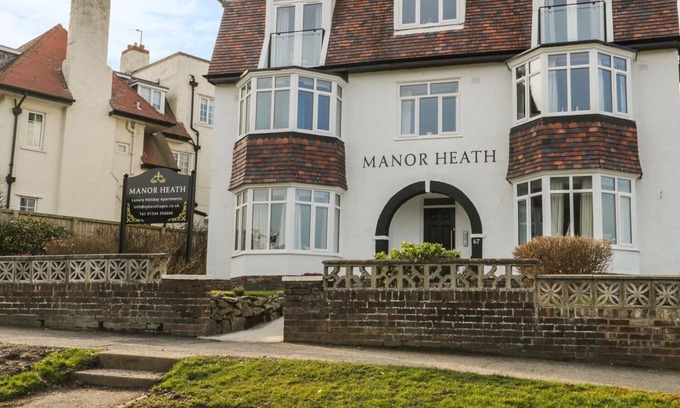 Scarborough Apartment | MANOR HEATH - THE PENTHOUSE, pet friendly in Scarborough