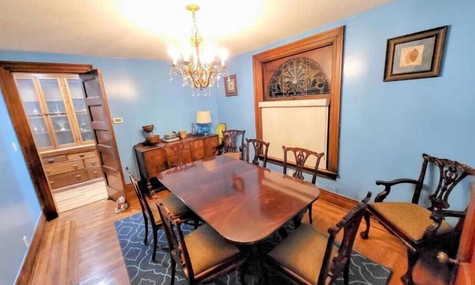 Downtown Niagara Falls House | Manor on Memorial