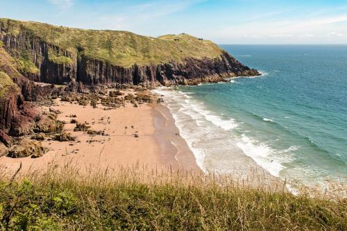 Manorbier Bed & Breakfast | Manorbier House - Lundy North Room