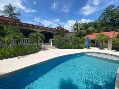 Junquillal Hotel | Manta Ray Lodge