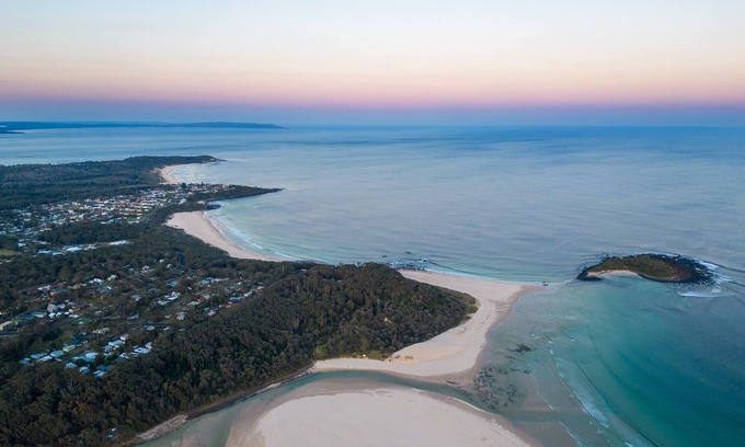 Manyana House | Manyana Beach Tiny Stays located a short walk to stunning Manyana beach.