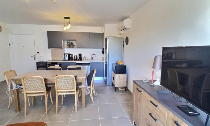 Vias Apartment | MAONA - spacious and modern apartment