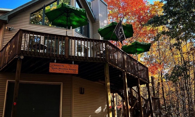 Briar Crest Woods House | Maple Mountain Retreat - Golfing, hiking, hot tub, game room & firepit!