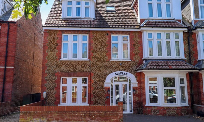 Hunstanton Cottage | MAPLES, pet friendly, character holiday cottage in Hunstanton