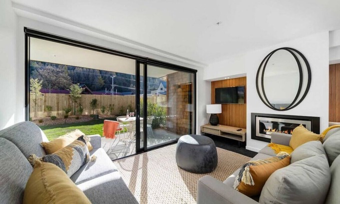 Arthur's Point Apartment | Mara Apartment @ the base of Coronet Peak