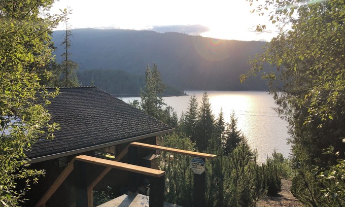 Swansea Point Cabin | Mara Lake Eagle’s Nest