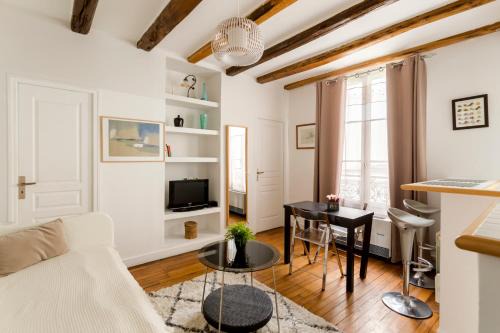 Archives Apartment | Marais Place des Vosges Sevigne