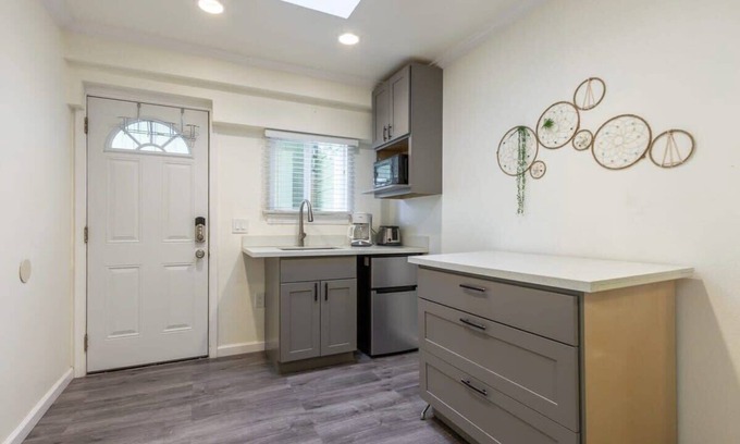 North Central House | @ Marbella Lane - Adorable and Quiet Studio