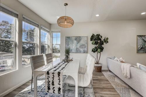 Edgemar - Pacific Manor House | @ Marbella Lane - Modern 3BR Home w/Ocean Views