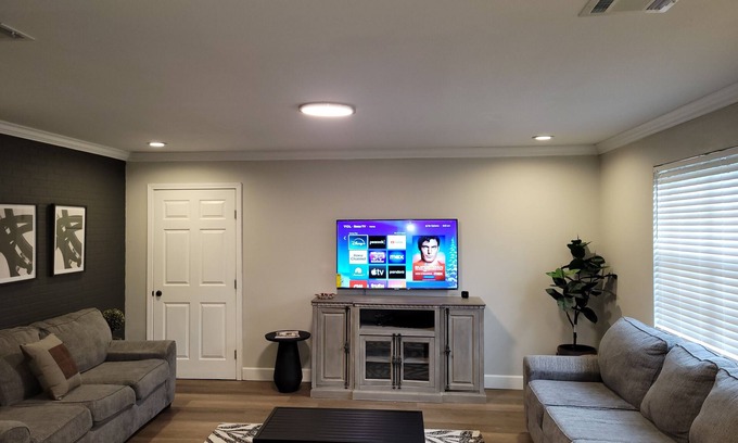 Mobile House | Mardi Gras Visitors Are Welcome! 3 Bedrms/4 Beds. 1.5 Ba. Spacious