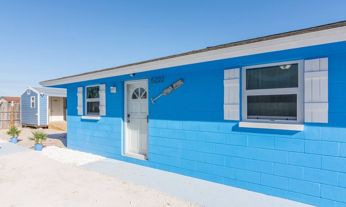 Biltmore Beach Villa | MARGARITA'S BEACH SERENITY FOR YOU AND YOUR PET ONLY STEPS FROM THE BEACH