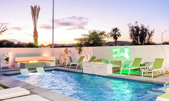 Coachella House | Margaritaville by VARE | Pool+Spa, GameRoom, BBQ, FirePits!