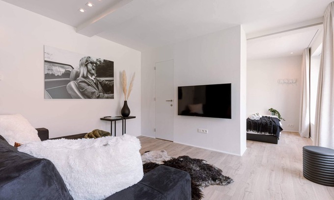 Sluizeken Apartment | Margriet, Renovated aptmt on top location in Ghent