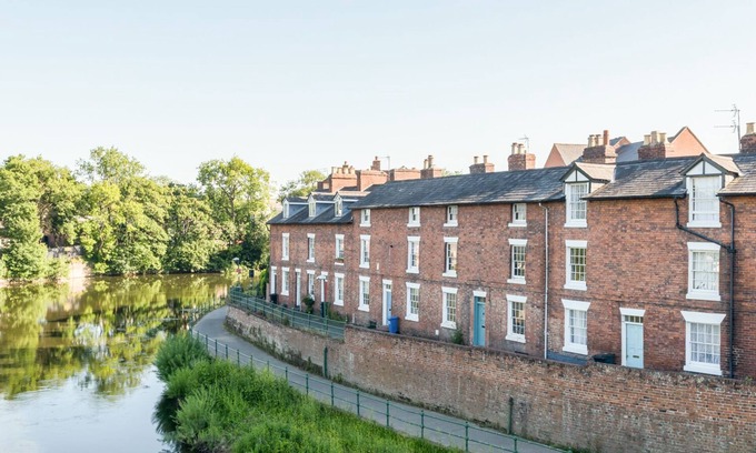 Shrewsbury Cottage | MARINE TERRACE, pet friendly, luxury holiday cottage in Shrewsbury