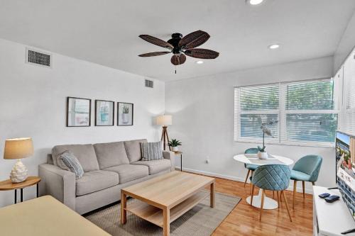 Hollywood South Central Beach Apartment | Marine Villas # 4