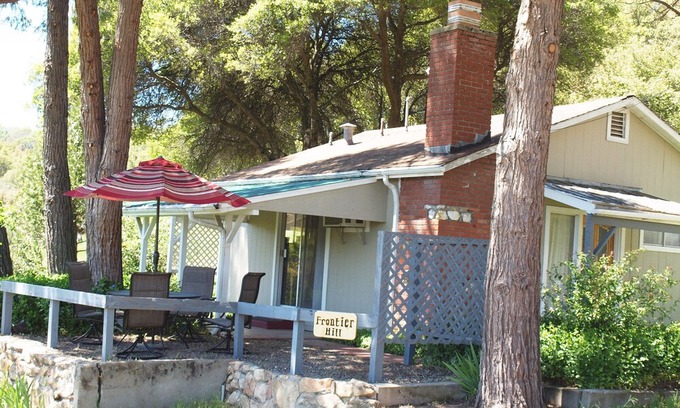 Mariposa Cottage | Mariposa Yosemite Cute 2 bed refurbished cottage on large lot adjacent to winery
