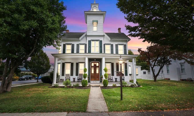 Mechanicsburg House | Market Street Manor - Victorian Getaway + Hot Tub