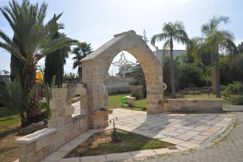 Aradeo Villa | Marlù Luxury Rooms Pool and Garden