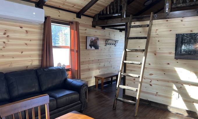 Coram Cabin | Marmot Cabin - Amish Cabin 5 Miles from Glacier
