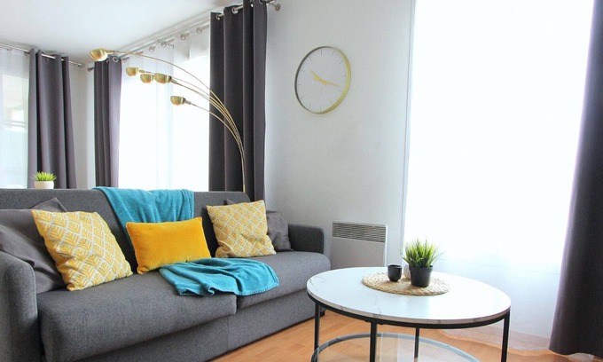 Serris Apartment | Marne la Vallée, apartment 4 people, in the center of Val d'Europe.