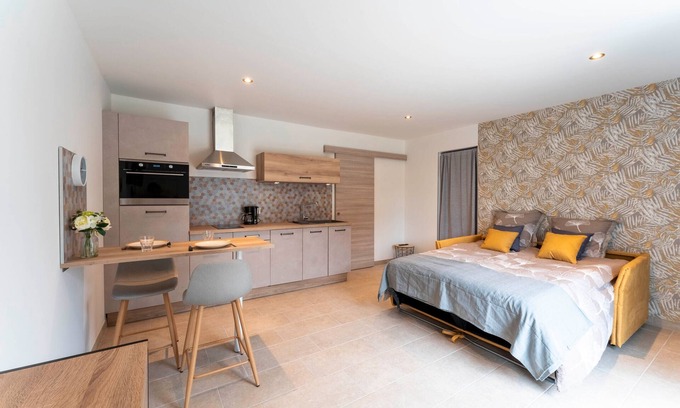 Beaucaire Apartment | Marquet Studio with Shared Garden – Peace, Comfort, and Provençal Charm in Beaucaire