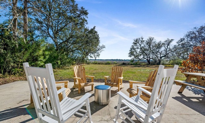 Charleston Cottage | Marsh Front and only 5 mins to Downtown Charleston
