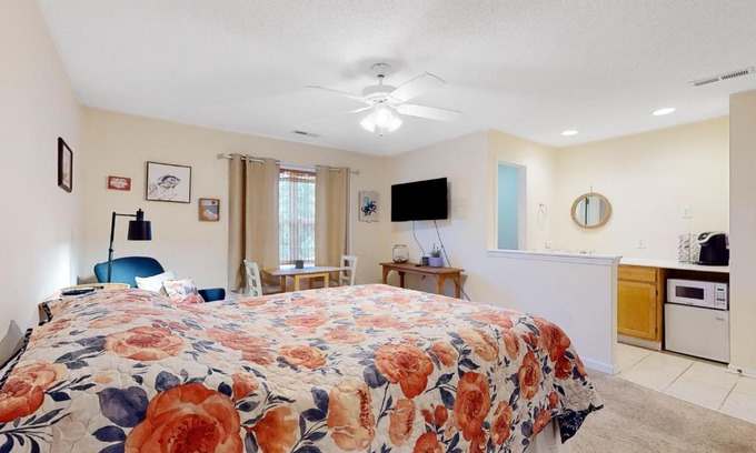 St. James Hotel | Marsh Winds Circle Condos, #1005B