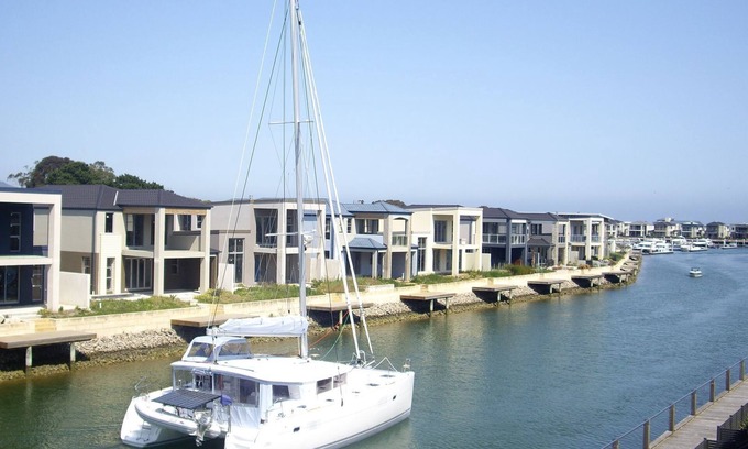 Safety Beach Apartment | Martha Cove Apartment