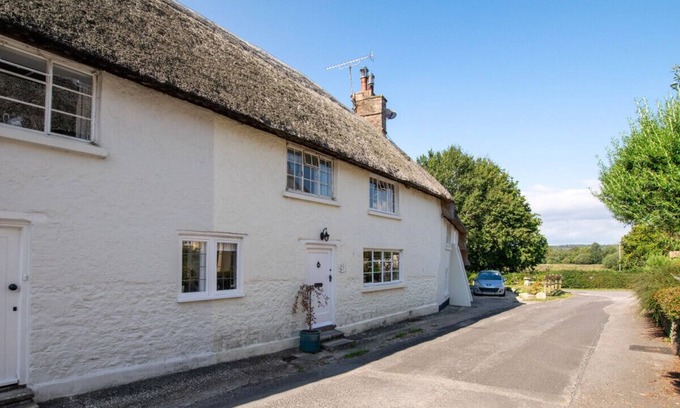 Holworth House | Martie Cottage - Three Bedroom House, Sleeps 5