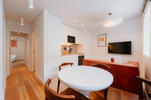 Santo Condestavel Apartment | Mary Orange - NO 232 RC - Cozy & Central Two-Bedroom Apartment