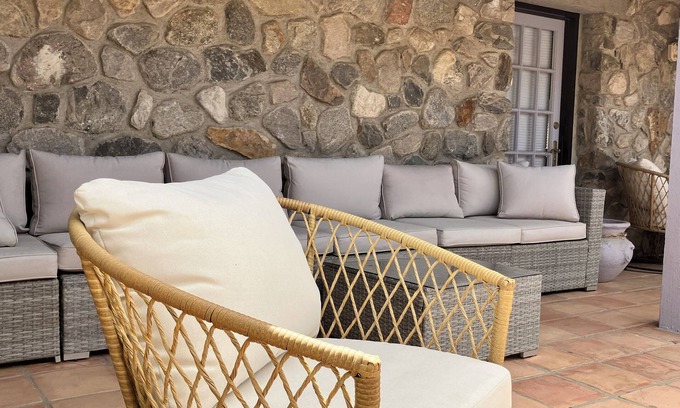 Desert Hot Springs House | MARY PICKFORD ESTATE IN DESERT HOT SPRINGS 9 BEDROOMS AND 7.5 BATHS EVENTS