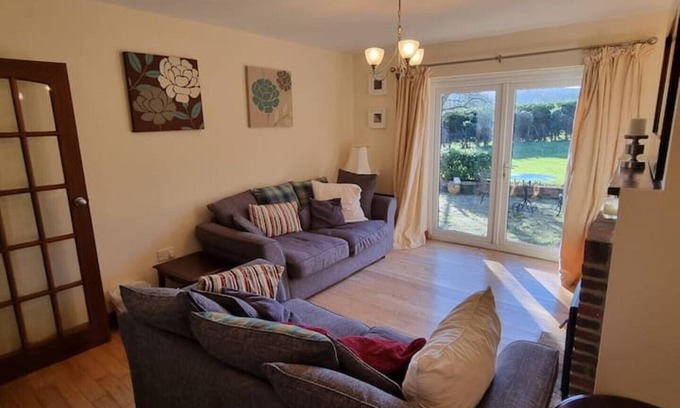 Godstone Cottage | Maryland Cottage, Nr Gatwick Airport, Godstone. Surrey.