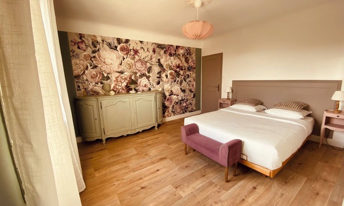 La Baume-de-Transit Bed & Breakfast | Mas Belvega guest house