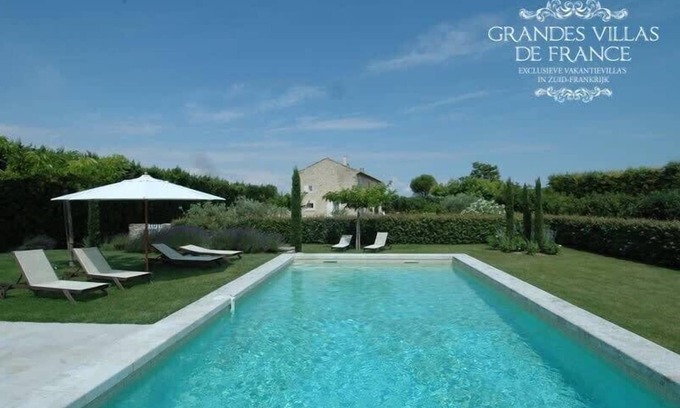 Robion Villa | Mas de Rêves Summary: