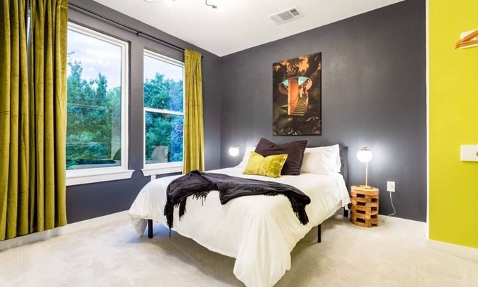Govalle House | Massive 10BR Compound—6 Min to Downtown Austin