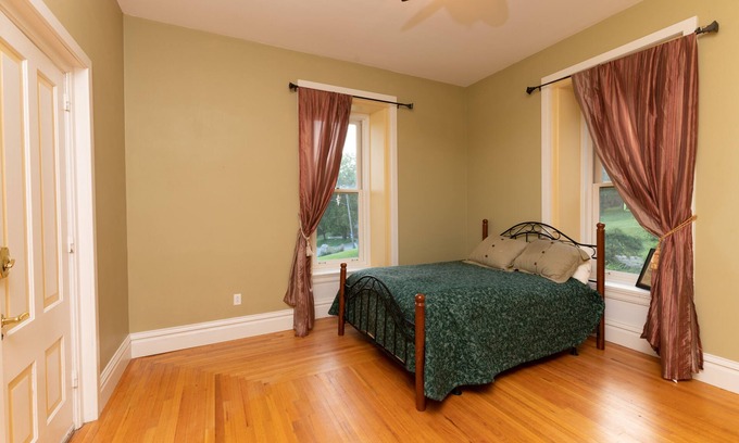 Elkader House | Master Suite at Elkader Jailhouse Inn