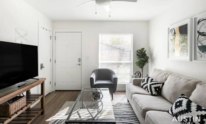 Parker Lane Apartment | Matador #B xxxxxxxxx