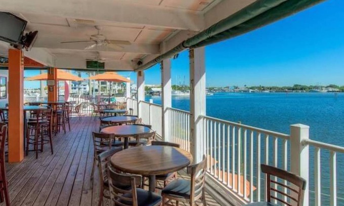 Fort Myers Beach Hotel | Matanzas Inn Bayside Resort and Marina