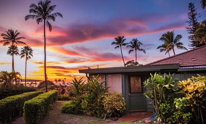 Kaanapali Cottage | Maui is calling you back! Enjoy our Ocean View Cottage- 200+ Rave Reviews Await!