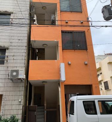 Maejima House | Maximum of 21 people can be rented in one building 3 minutes walk to Tomari Port 10 minutes drive to the airport No parking lot 30 seconds walk from paid parking lot warayunso port city May