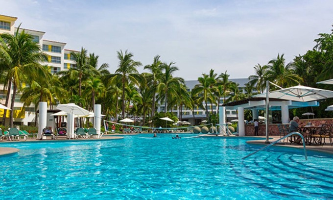 Isla Iguana Resort | Mayan Palace Master Rm Puerto Vallarta - Beach - Entertainment - Family Friendly