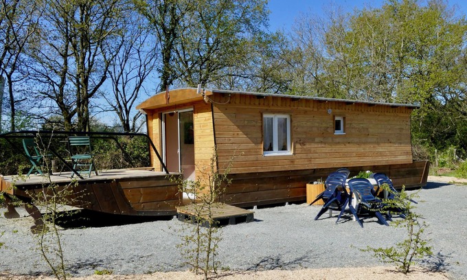 Saint-Martin-du-Fouilloux Ski Chalet | Mayari, atypical accommodation, in the countryside, pets welcome