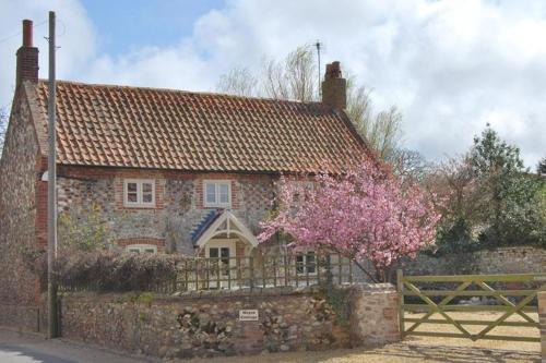 Brancaster House | Mayes Cottage