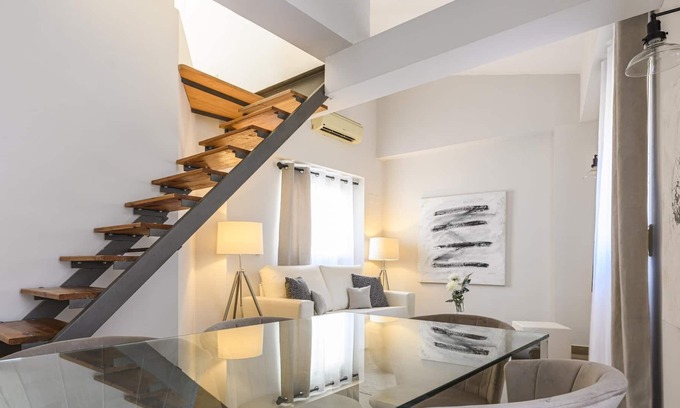 El Pilar Apartment | MD Balmes Street Duplex Apartment + Terrace