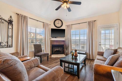 Table Rock House | Meadow Brook Resort Getaway