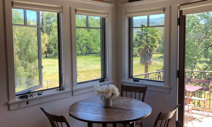 Ojai Cottage | Meadow cottage between downtown Ojai and Shelf Road trailhead less than .5 mile