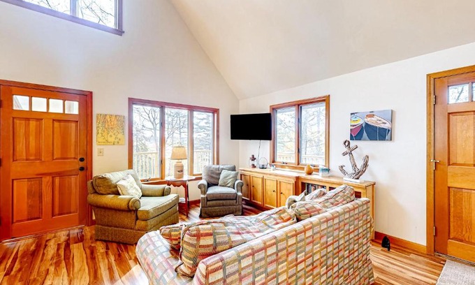 Boothbay Harbor House | Meadow Cove