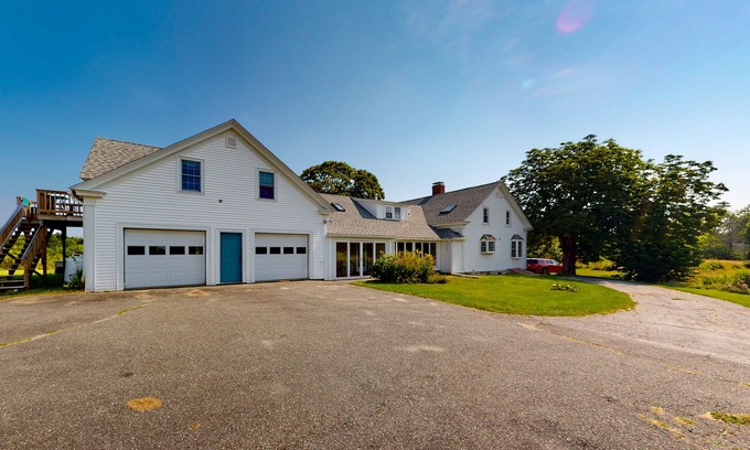 Sedgwick House | Meadow Farmhouse | Country home in Sedgwick on 6 acres, great for stargazing